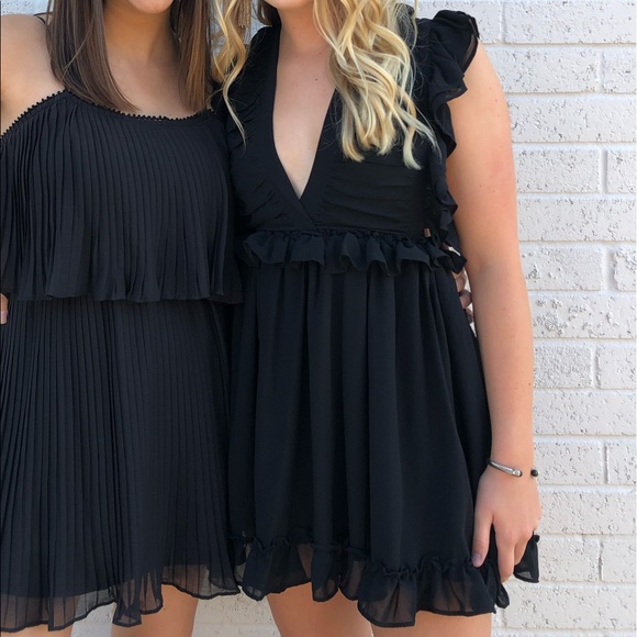 Black ruffle dress - Picture 1 of 5